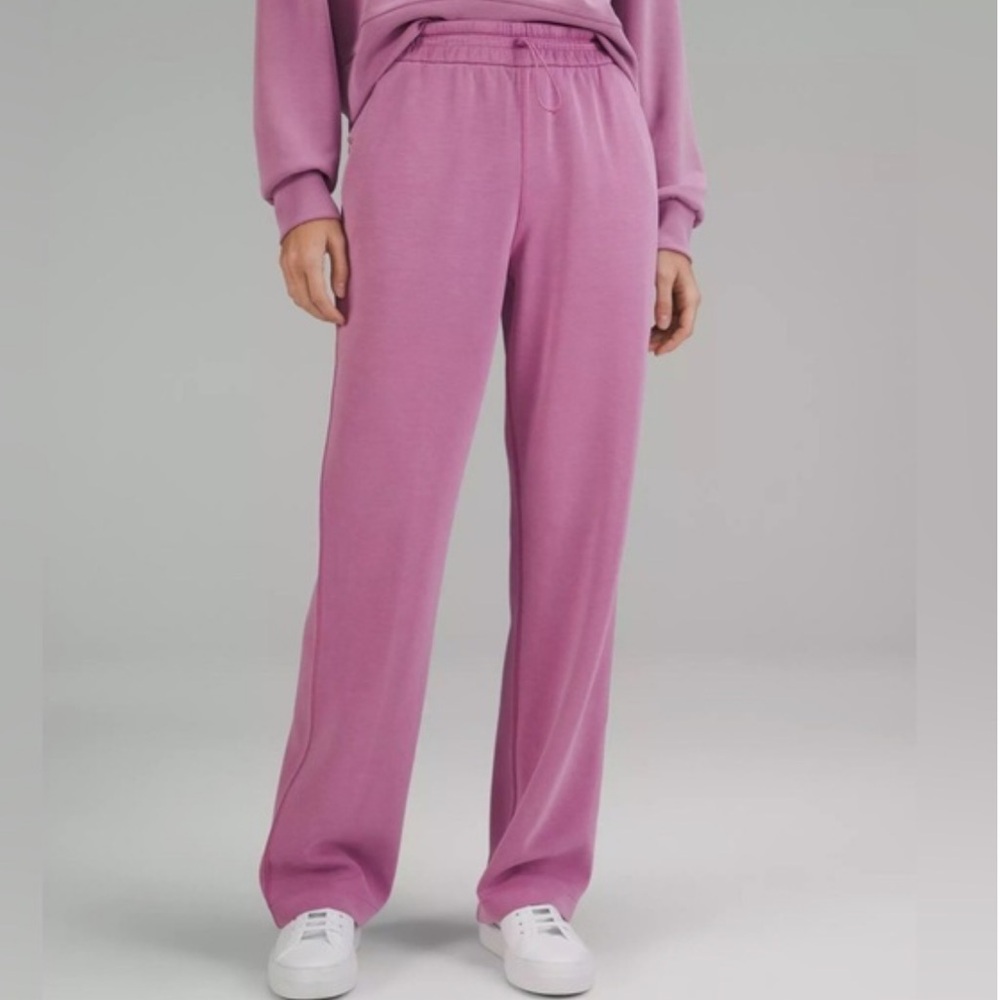 NWOT Lululemon Softstreme High Rise Pants - pink Velvet Dust - Size 4